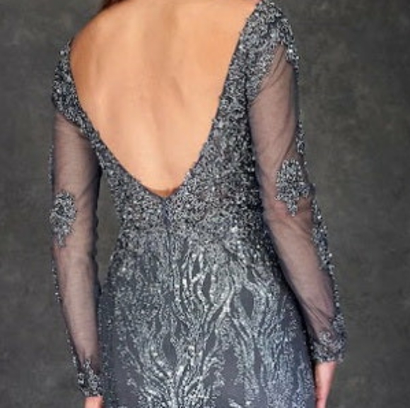 Formal dress - Picture 6 of 9